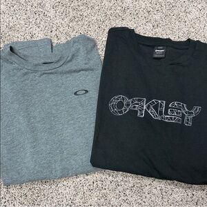 Oakley Men's Black and Gray Short Sleeve Tees